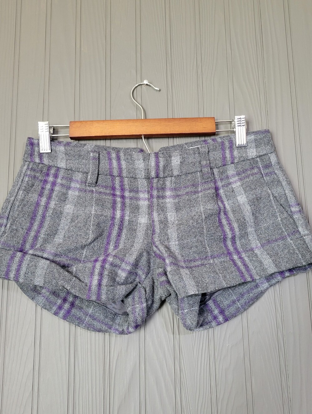 Aeropostale Wool Blend Shorts Low-Rise Cuffed Plaid Gray Purple Women's Medium